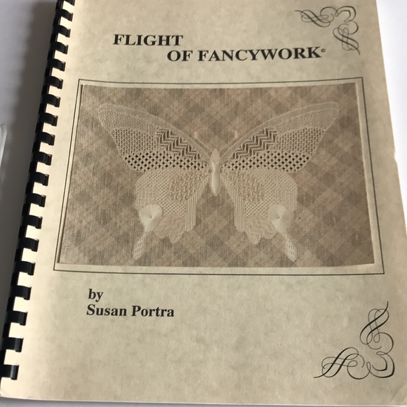 Vintage Needlework Embroidery Booklets Collection of 3 - Picture 4 of 7